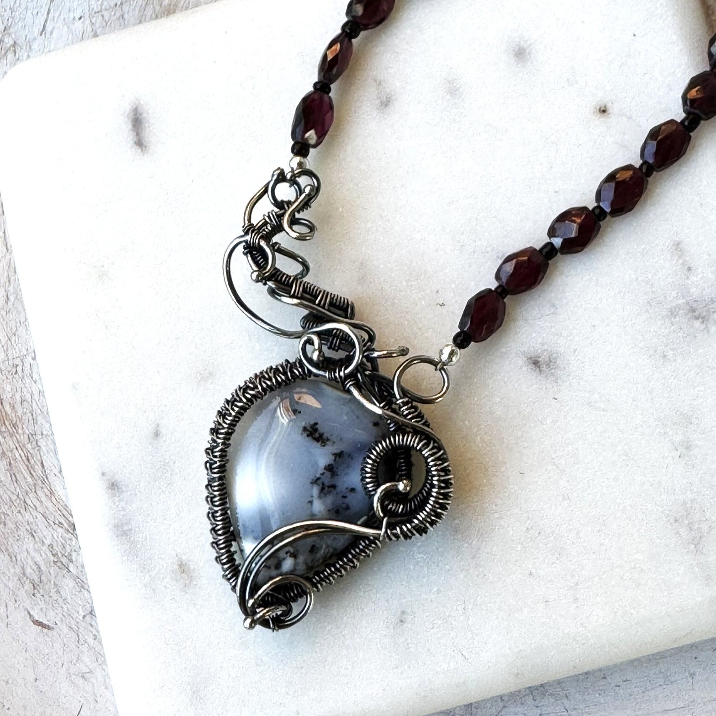 Dendrite Teardrop & Garnet Silver Woven Necklace