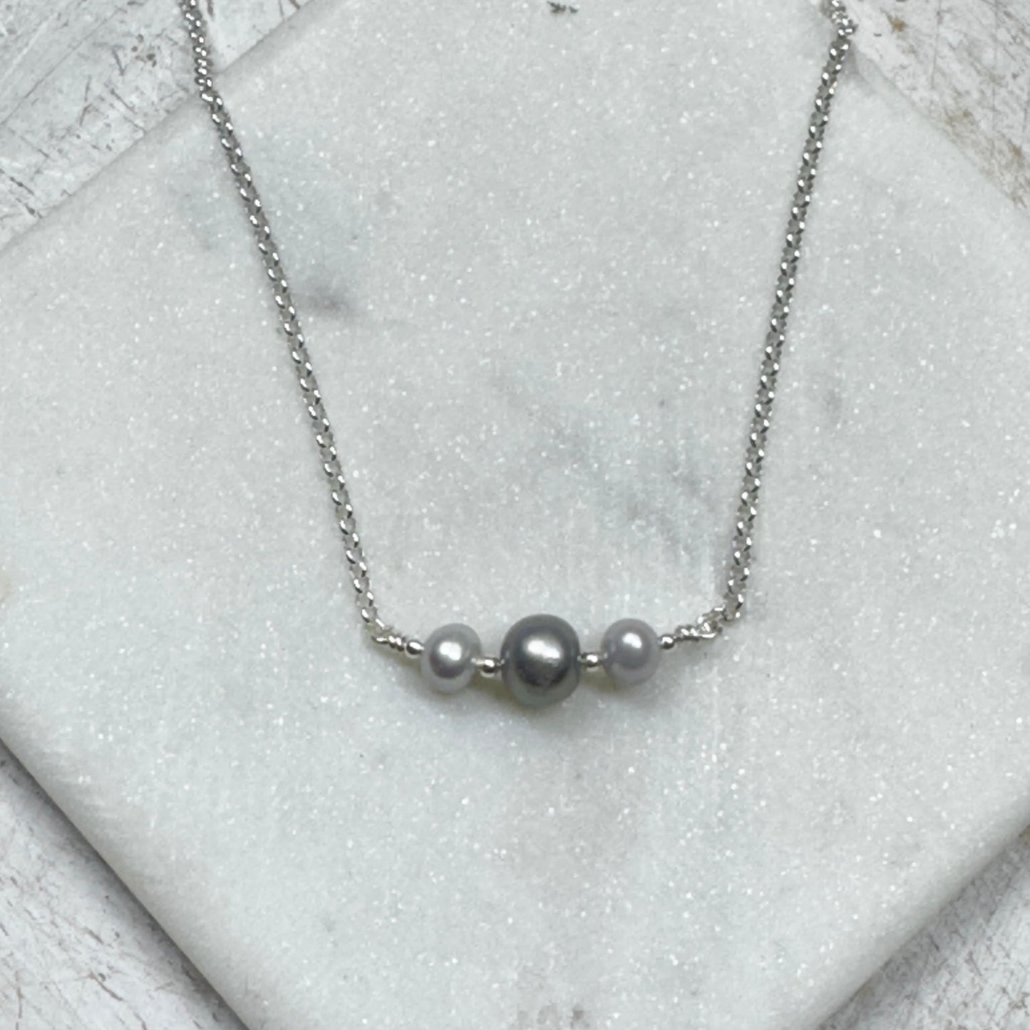 Grey 3-Pearl Necklace