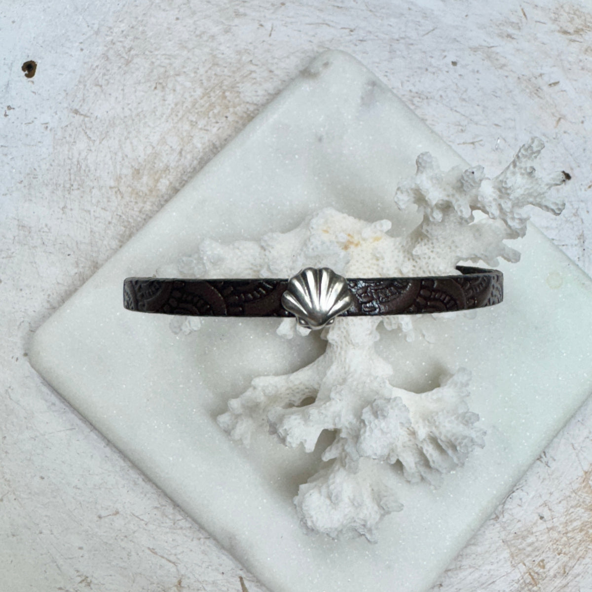 Seashell Thin Leather Bracelet